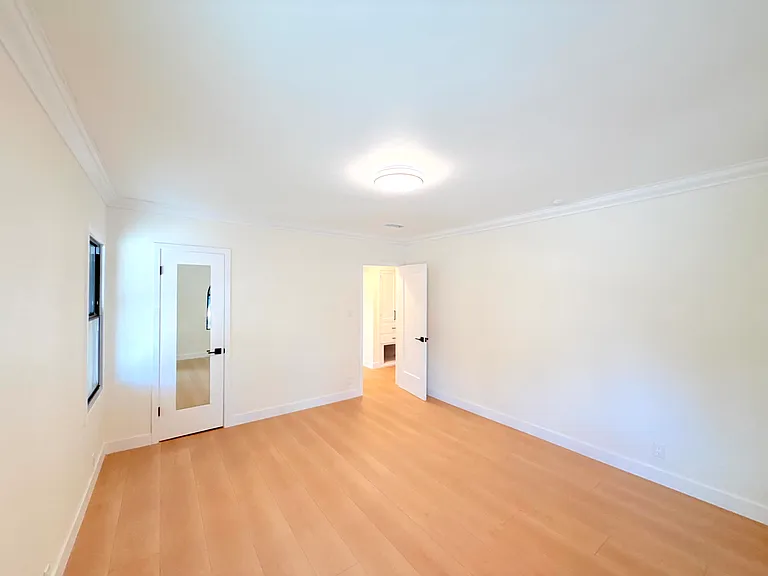 6132 Whitsett Ave #6132 — Photo 18