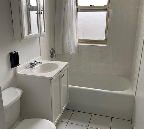 5th image of 4037 N Central Park Ave APT 3b