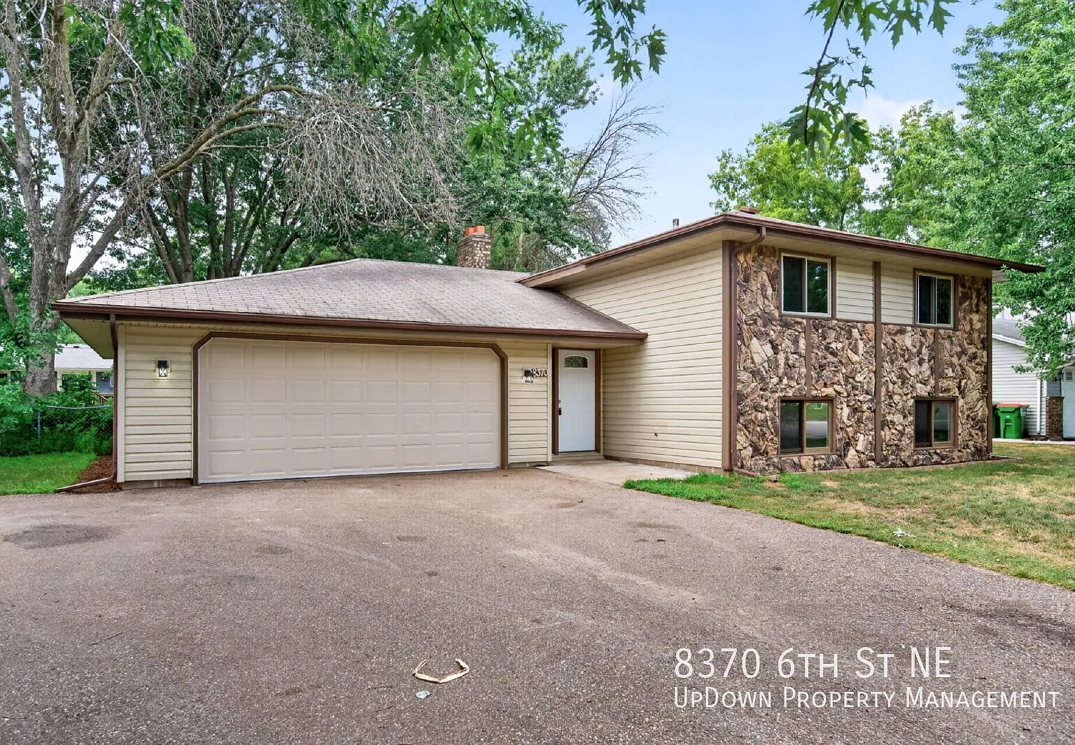 Spacious 4-Bed Home with Finished Basement in Spring Lake Park - 8370 6th St NE — Photo 3