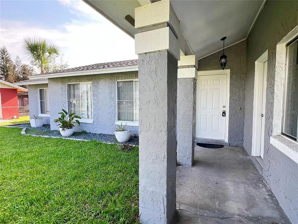 4 bed, 2.0 bath, 1252 sqft, $2,600 — Photo 3