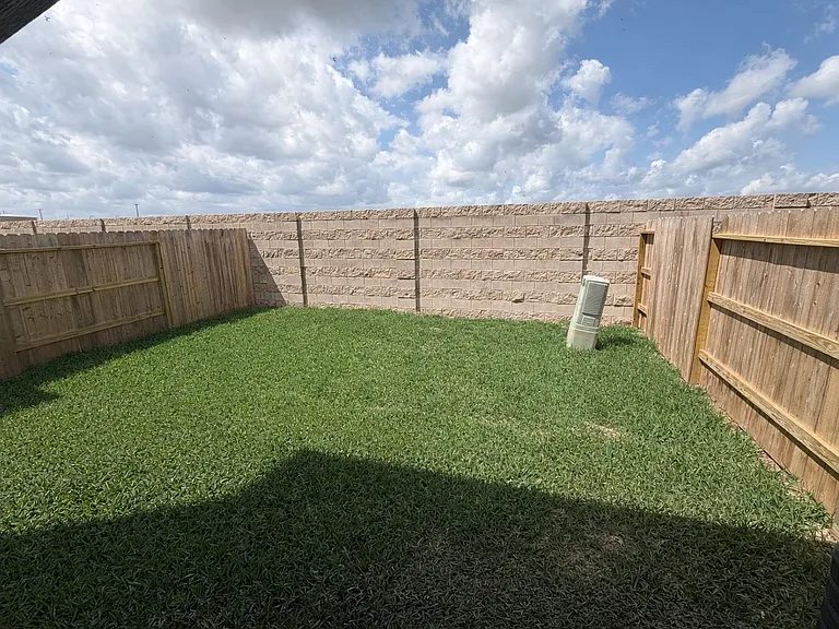 2211 Salinas Dr — Photo 16