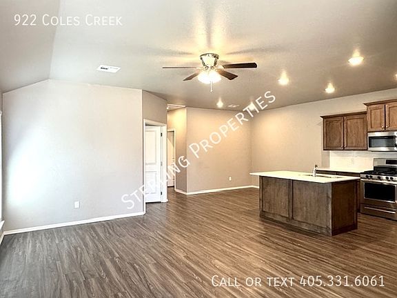 3rd image of 922 Coles Creek Ln