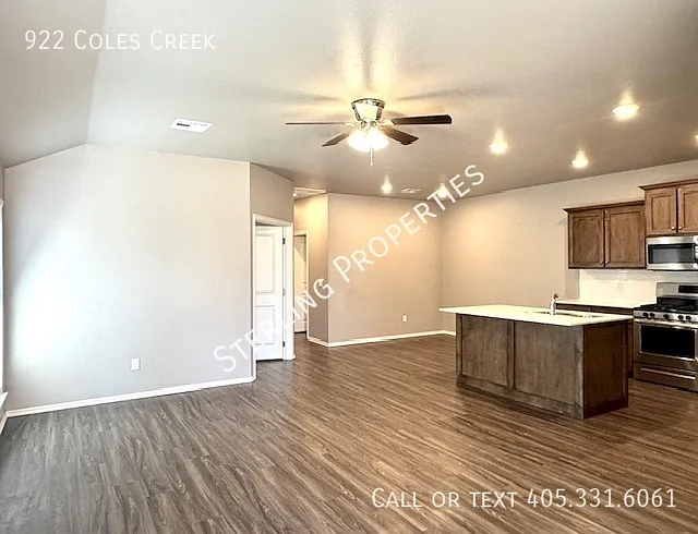 922 Coles Creek Ln — Photo 3
