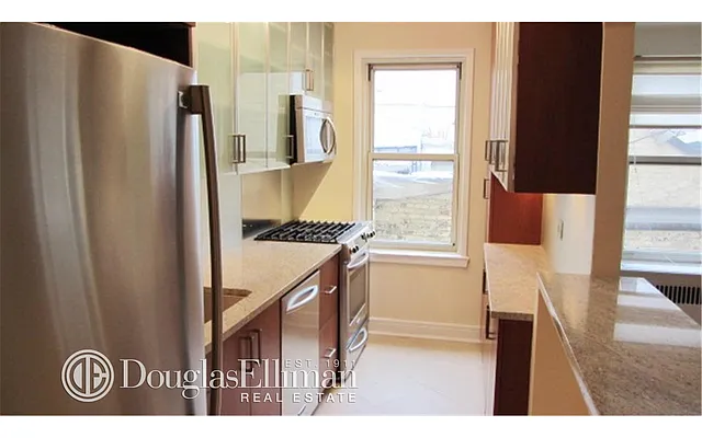 Rented by Douglas Elliman | media 15