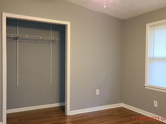 5th image of 127 E Mimosa Dr