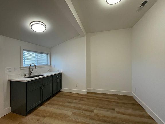 2nd image of 225 Aspen Ave #2