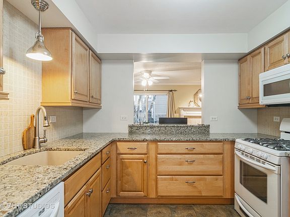 4th image of 806 W Happfield Dr #23CR