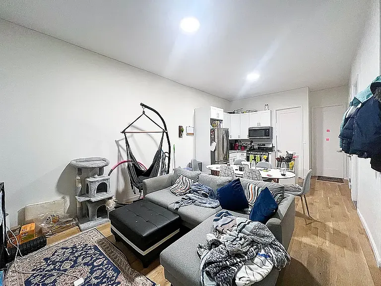 1114 Gates Ave #1 — Photo 5