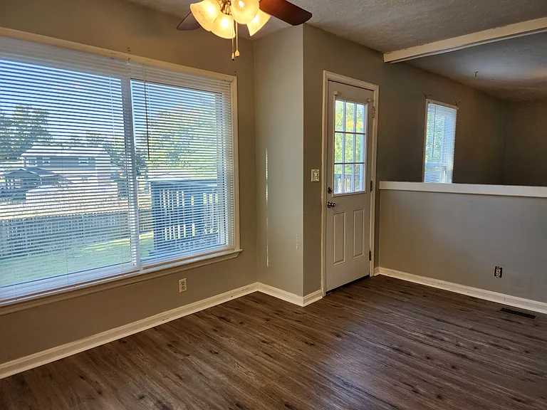 11412 Kendrick Dr — Photo 8