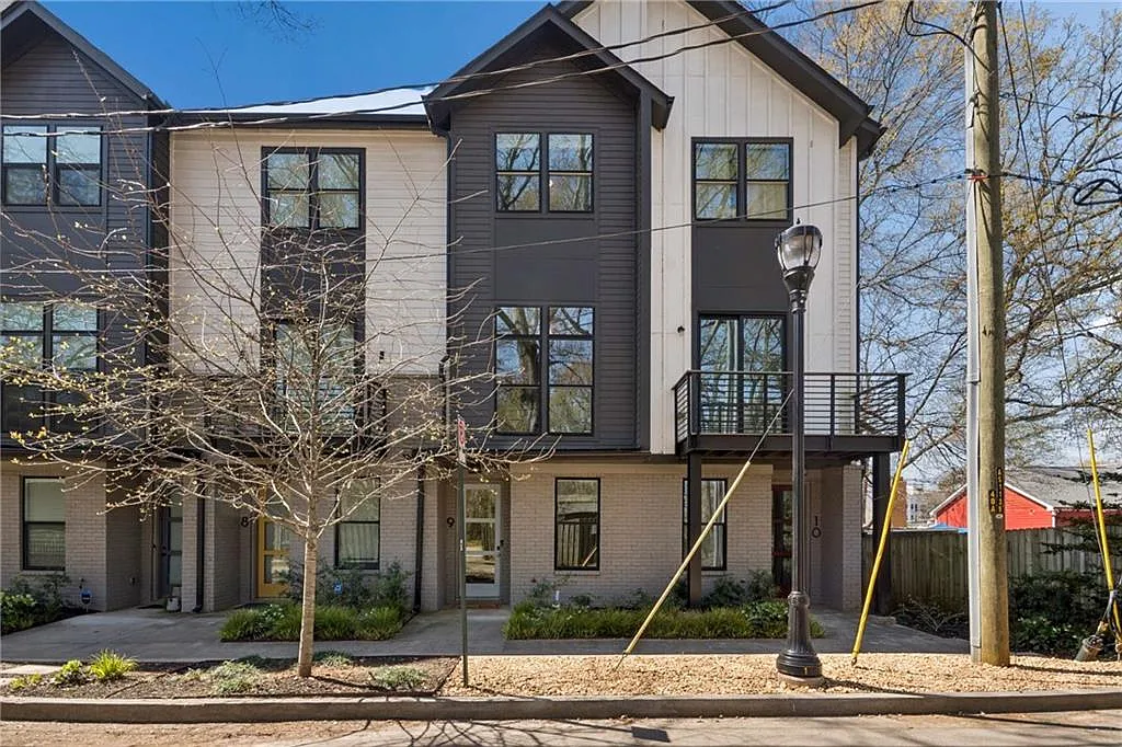 3 bed, 2.5 bath, 1657 sqft, $2,950 — Photo 1