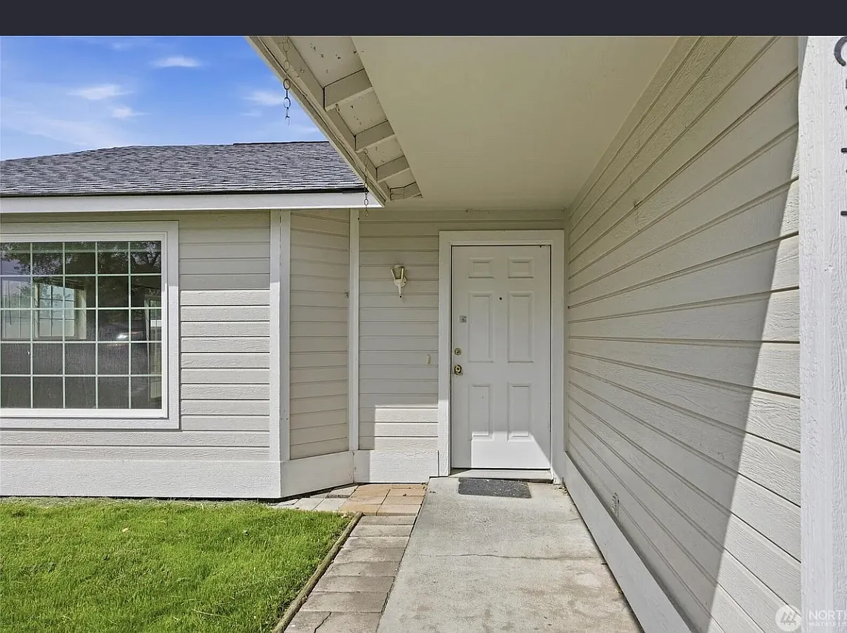 2 bed, 1108 sqft, $2,200 — Photo 2