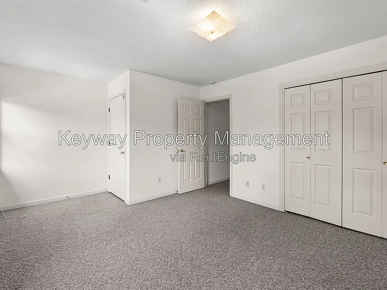 344 Folkstone Cir — Photo 17