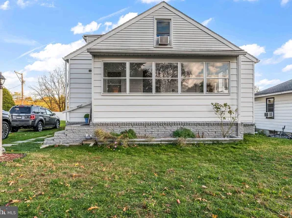 5527 Locust St, Harrisburg, PA 17112