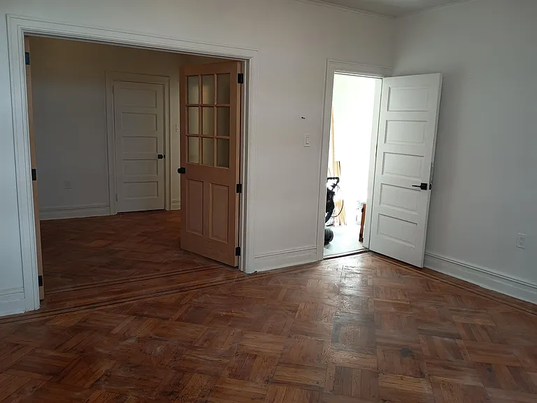 18 Oakland Ave #2 — Photo 5