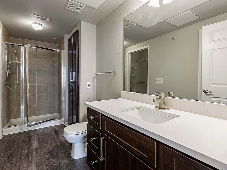 Bathroom-05-Grand-Parkway-Katy-04