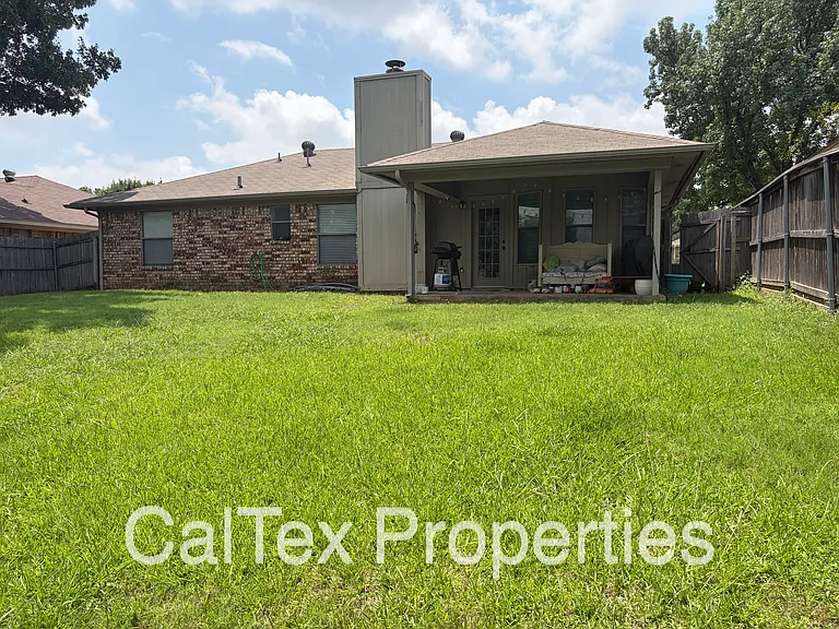 6413 Whitehurst Dr — Photo 19