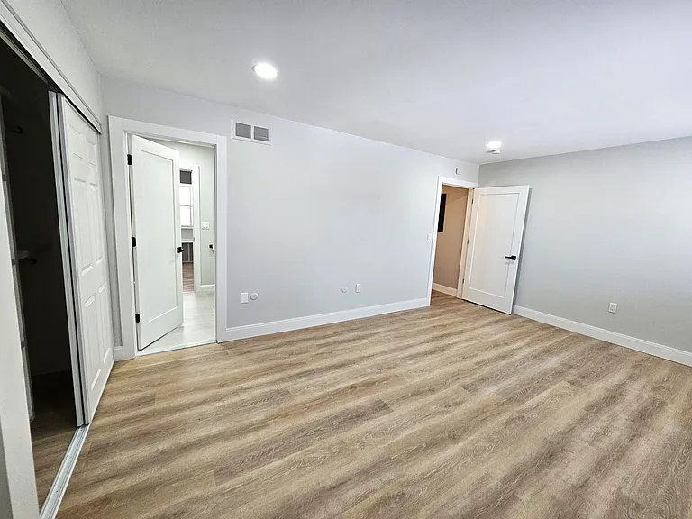 1976 Ridge Ct — Photo 14