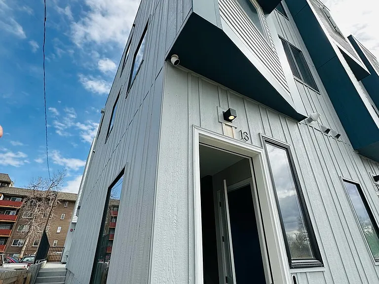 W 47th Ave — Photo 36