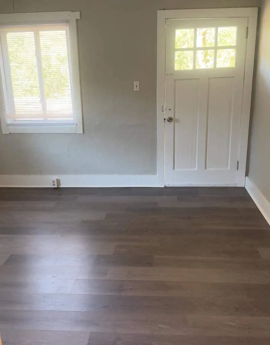 2 bed, 1.0 bath, $800 — Photo 2