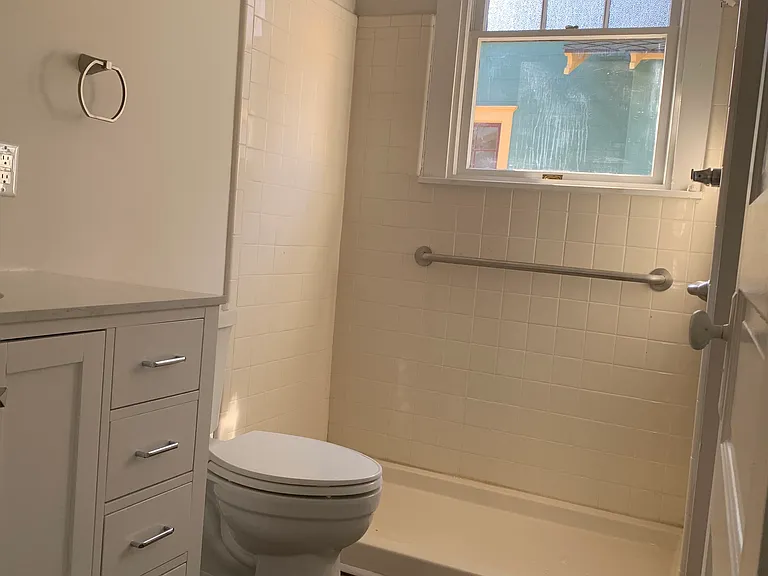 511 Park Ave — Photo 19
