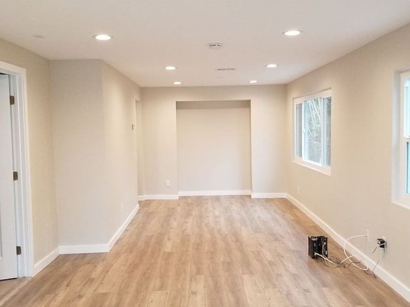 3rd image of 11936 Cedar Ave #A/b