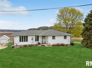 4617 142nd St, Clinton, IA 52732