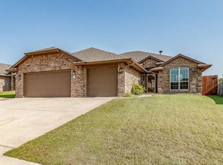 1513 SE 13th St, Moore, OK 73160