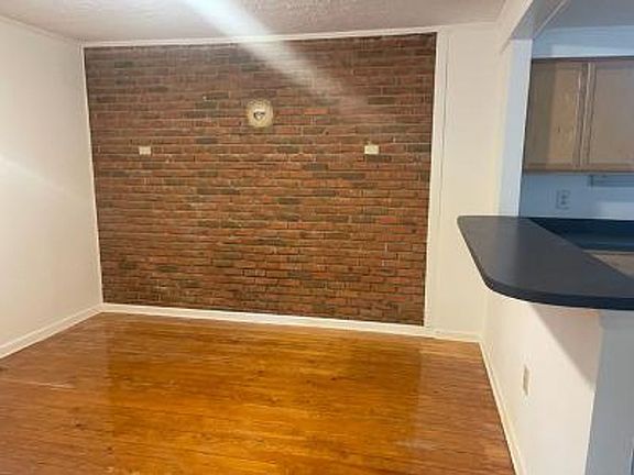 3rd image of 728 Craig Ave