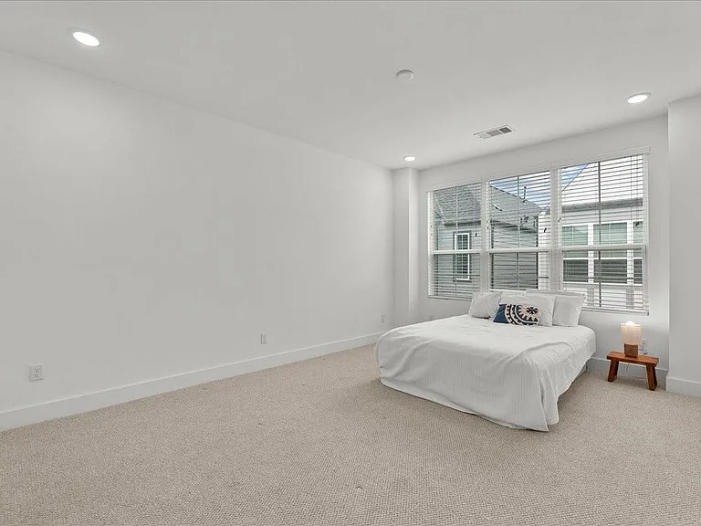 2906 Stevens St — Photo 15