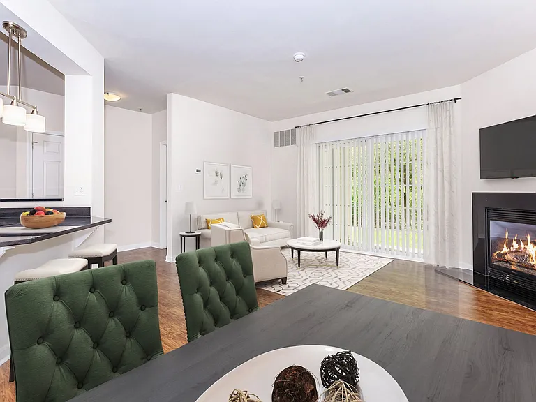 Knoll Crest Apartments — Photo 41