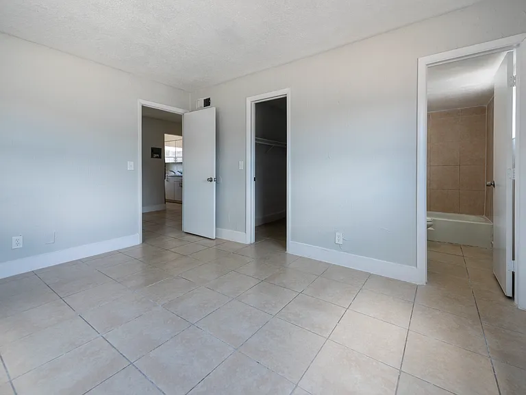 2123 Davie Blvd #211 — Photo 8