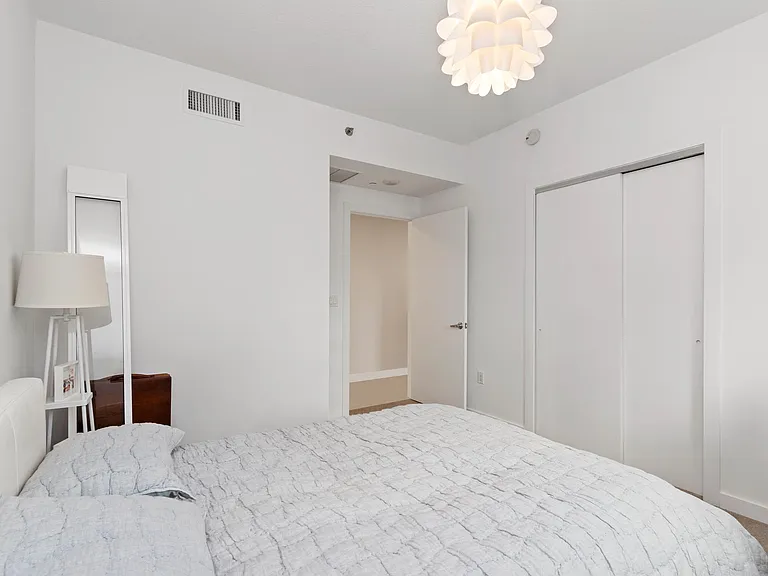 1060 Brickell Ave #2207 — Photo 6