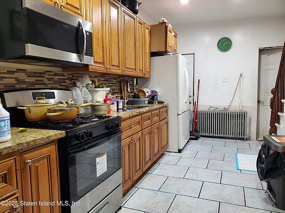 3rd image of 727-729 Henderson Ave