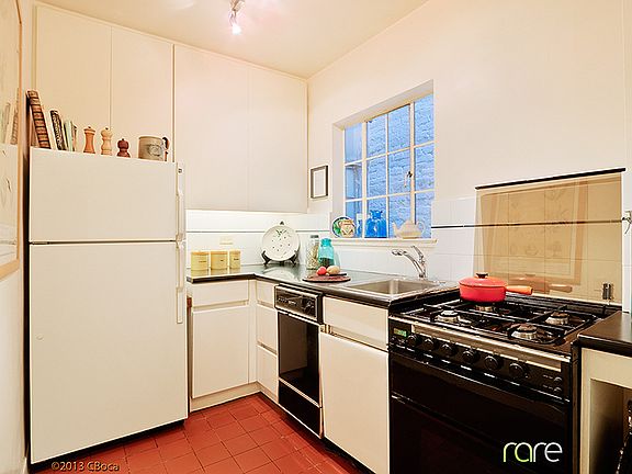 3rd image of 529 E 84th St APT 3B