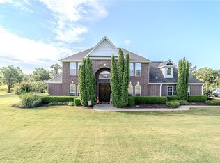 9739 Soaring Hawk Rd, Bentonville, AR 72713
