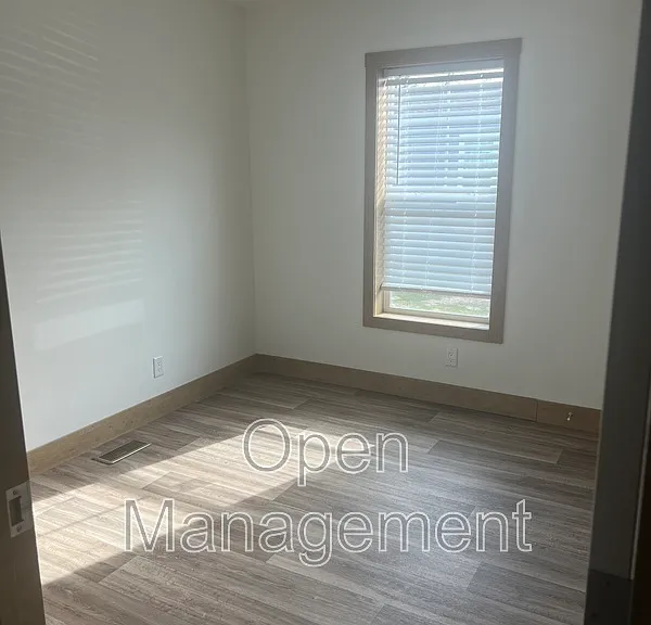 825 1st Ave E #83 — Photo 6