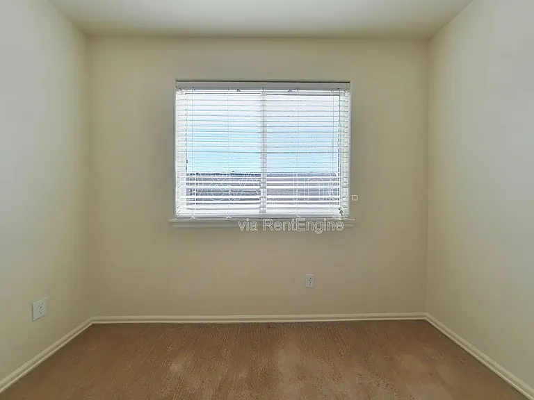 3523 SE Midvale Dr — Photo 10