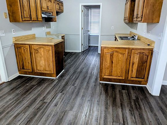 5th image of 502 Irongate Blvd