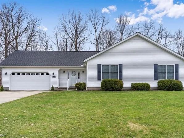 910 S Nearing Cir, Geneva, OH 44041