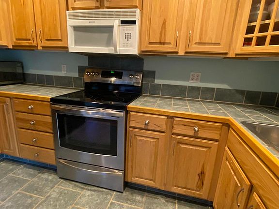 4th image of 338 N Westview Dr