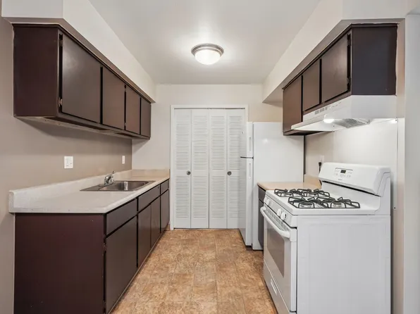 Pointe West Apartments