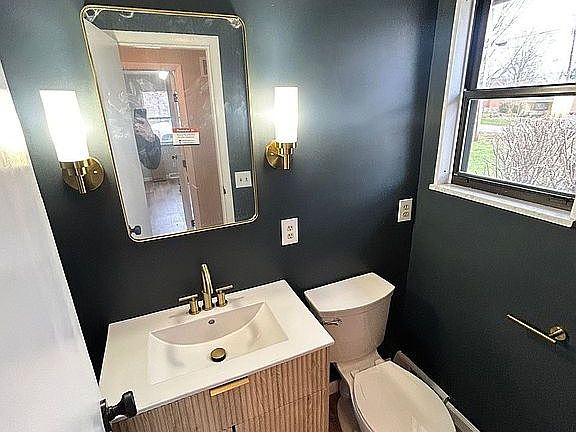 3rd image of 3412 South Rd