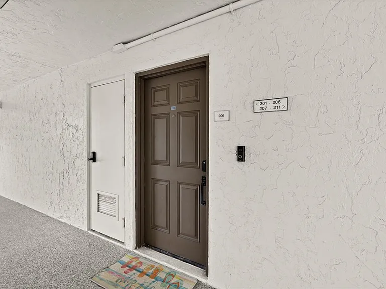 800 Jeffery St — Photo 36