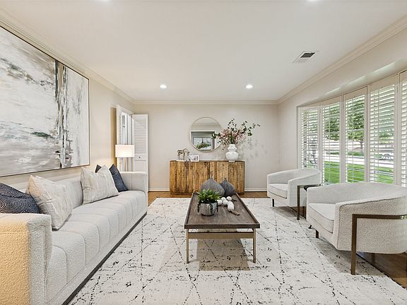 5th image of 4253 Royal Ridge Dr