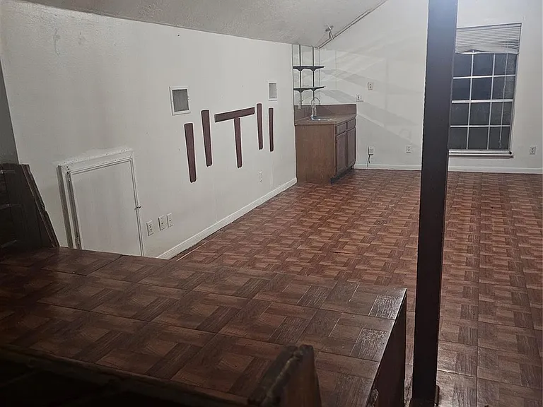 4011 Alshire Dr — Photo 28