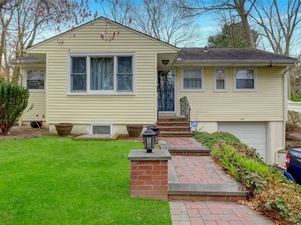 22 Walnut Place, Huntington, NY 11743