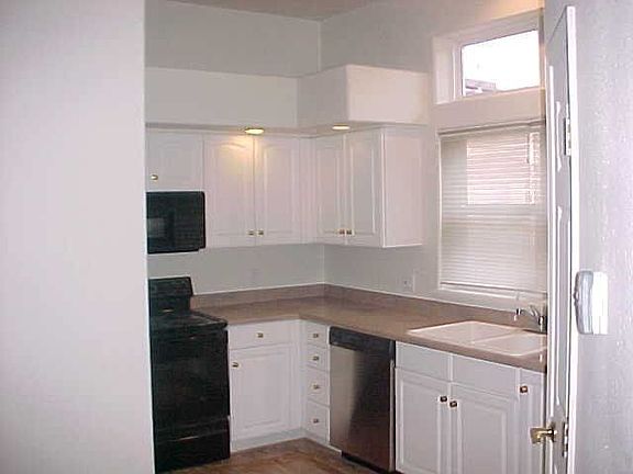 2nd image of 4401 Turnberry Cres