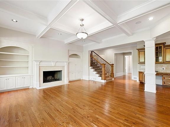 5th image of 270 Trimble Crest Dr