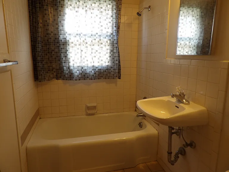 1501 N Cedar St — Photo 23