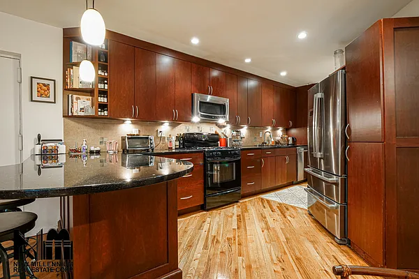 Sold by NMRE | media 5